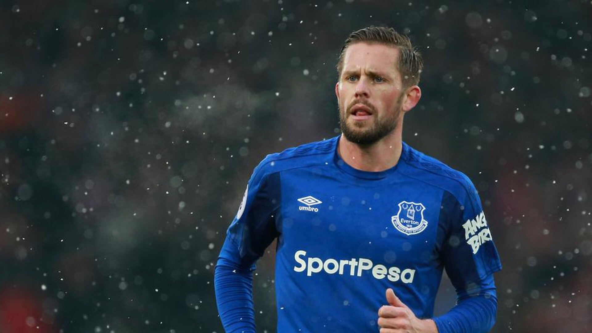 开云体育-小城球队打穿豪华战舰，霍勒迪一战证明，领袖价值远超聚光灯